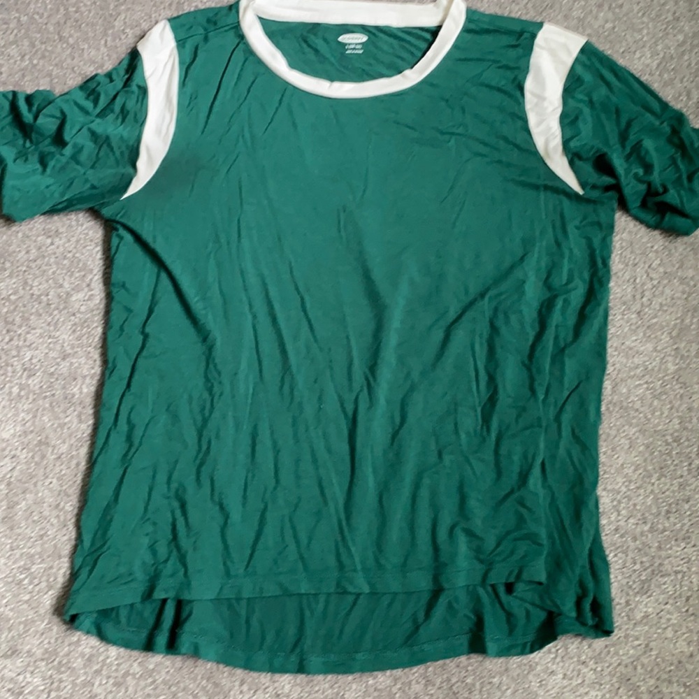 Loose shirt